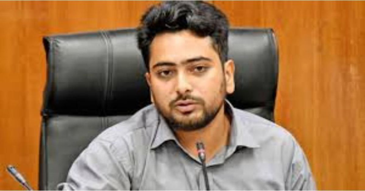 নিজ নামীয় তদবির বন্ধে উপদেষ্টা নাহিদের চিঠি