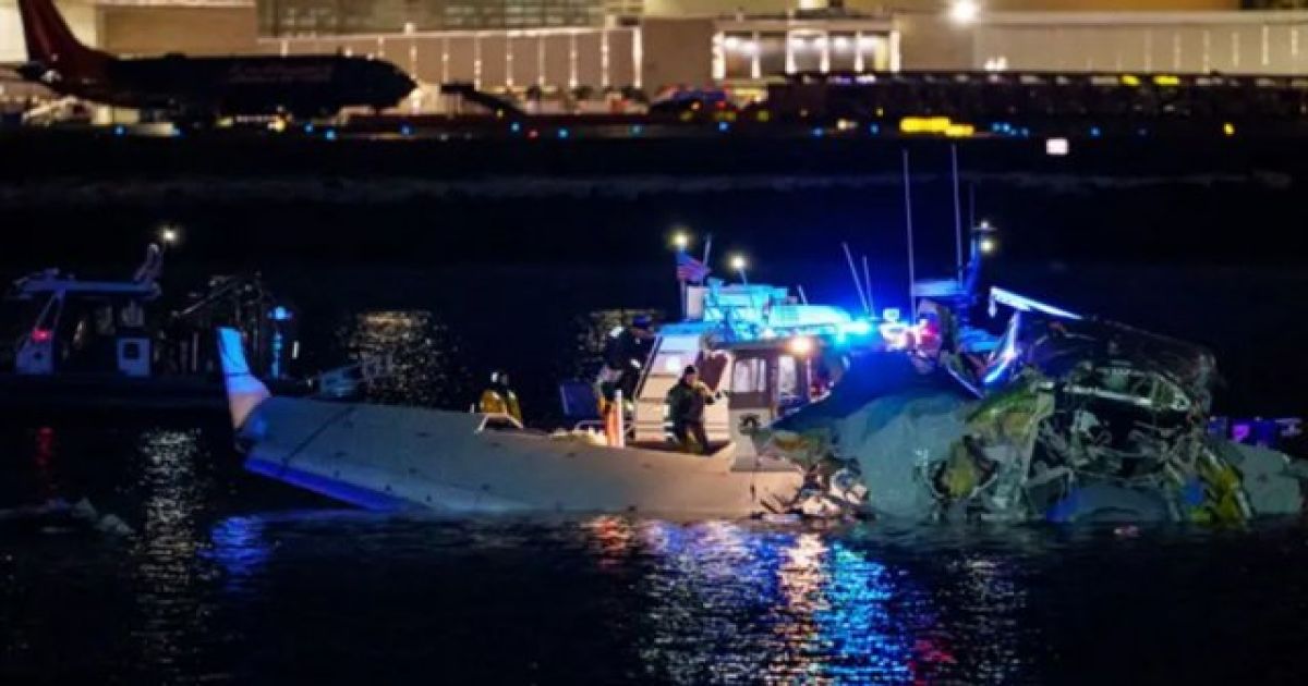 কেউ জীবিত আছেন কিনা, বলতে পারছি না: ফায়ার চিফ