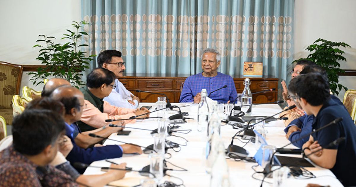 মার্কিন শুল্কনীতির জেরে প্রধান উপদেষ্টার জরুরি সভা