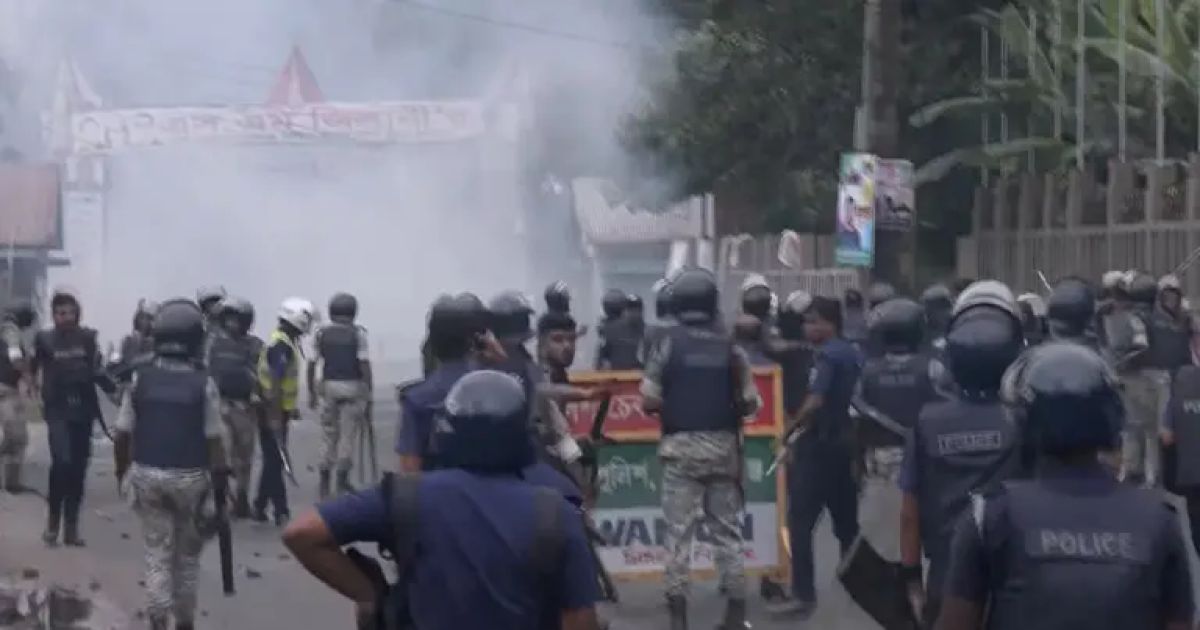 গোপালগঞ্জে এনসিপির পদযাত্রা: চলছে ধাওয়া-পাল্টা ধাওয়া, ১৪৪ ধারা জারি