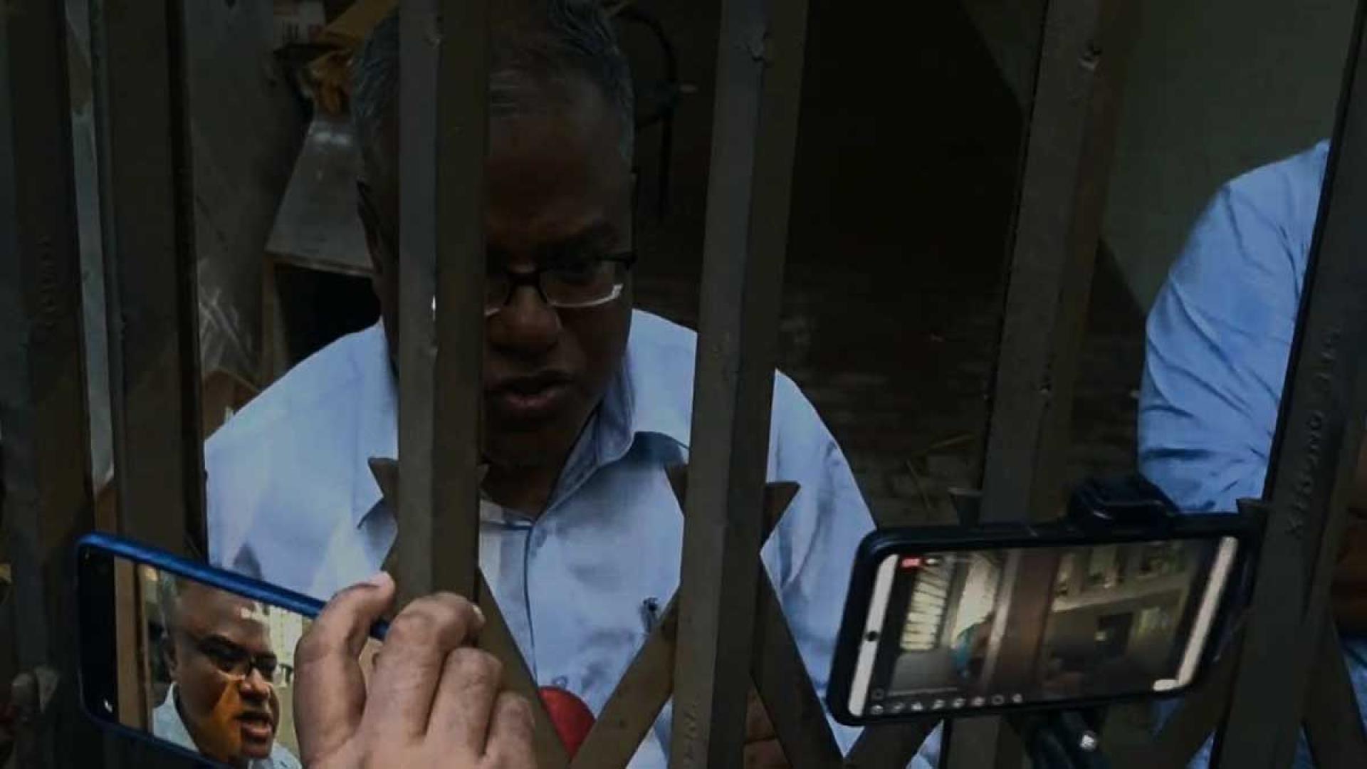 চুয়েটে অবরুদ্ধ নতুন ভিসি, কার্যালয়ে তালা—বিদ্যুৎ-পানি বিচ্ছিন্ন