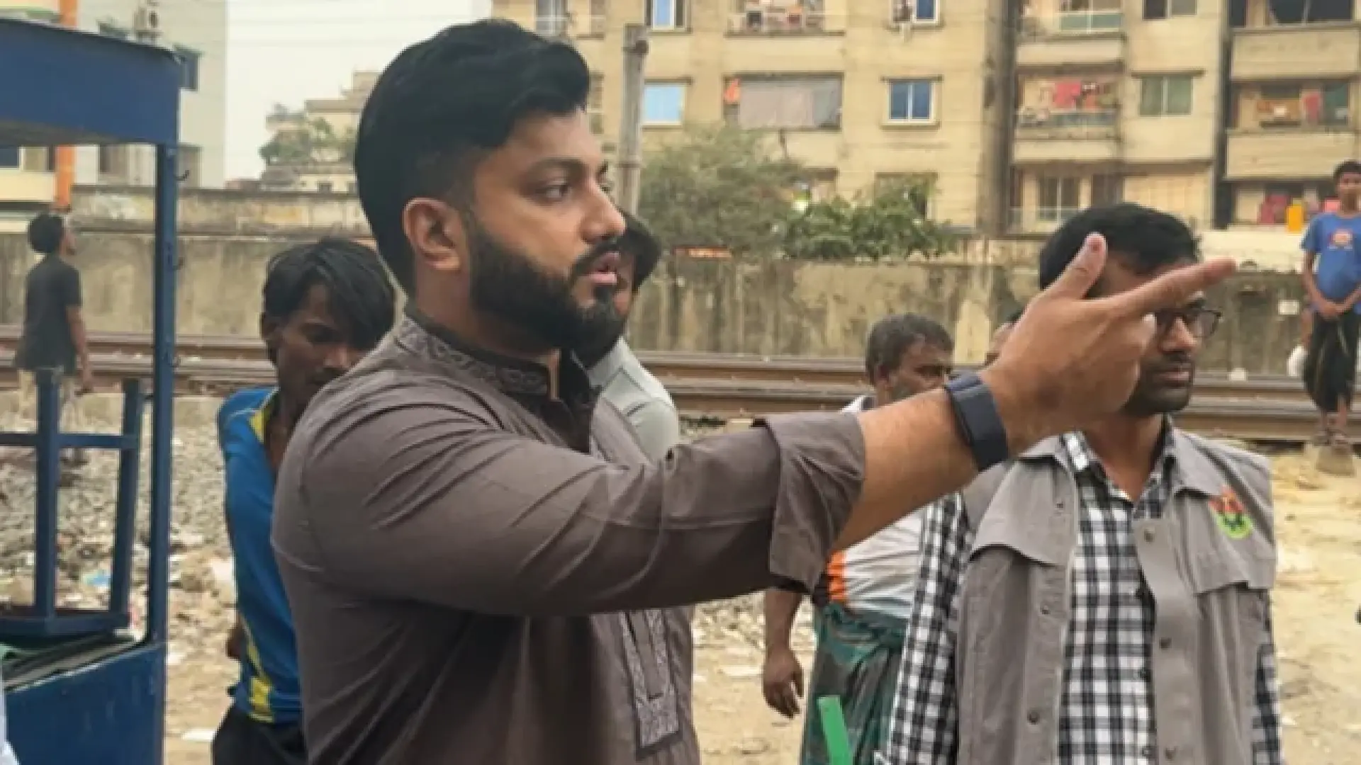 দুপুর ২টায় পদত্যাগ প্রসঙ্গে জানাবেন ইশরাক