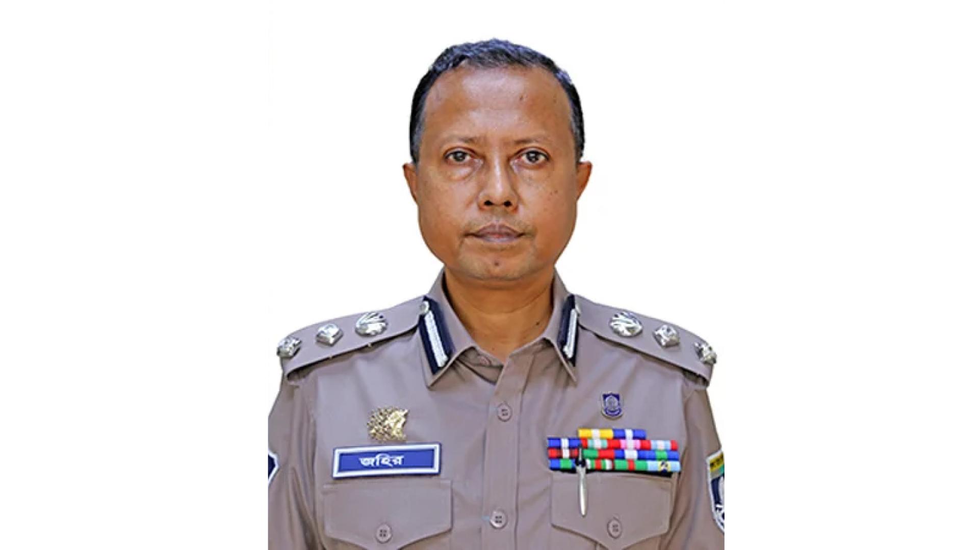 বাসা থেকে মাদকসহ ৮৪ জনকে আটক